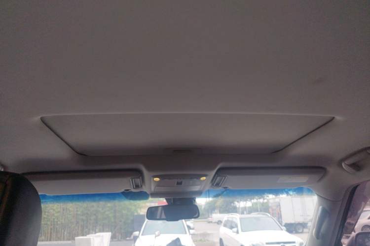 Used Nissan Patrol 2018 5.6L Standard Version Headliner
