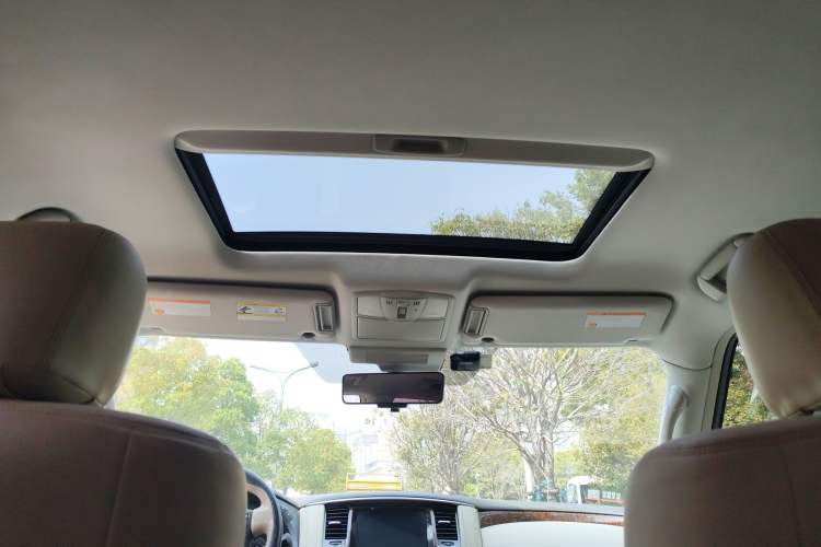 Used Nissan Patrol 2018 4.0L Automatic 7-Seater Middle East Version Headliner