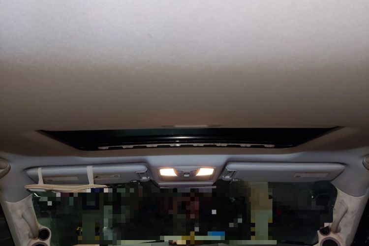 Used Nissan Patrol 2018 4.0L SE Middle East Version Headliner