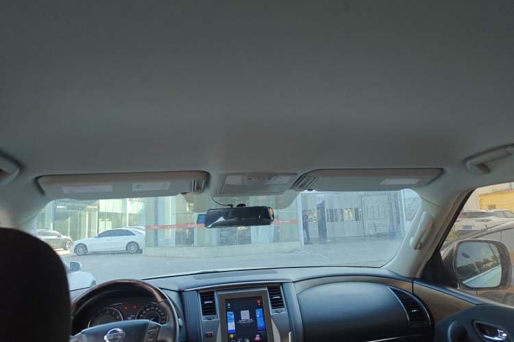 Used Nissan Patrol 2018 4.0L LinkedIn Edition Headliner