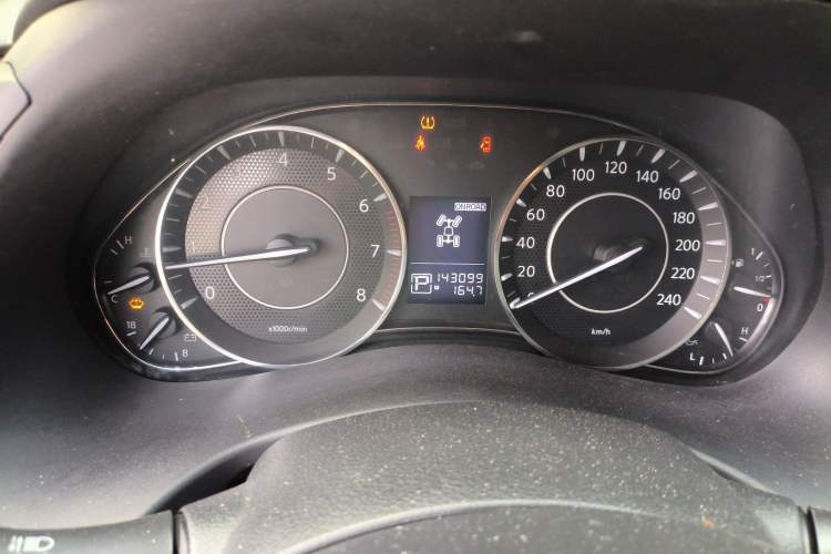 Used Nissan Patrol 2018 4.0L LinkedIn Edition Instrument Cluster
