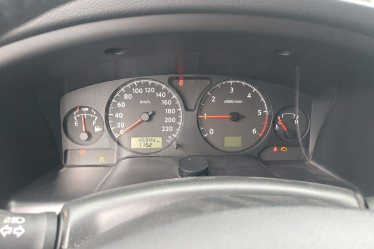 Used Nissan Patrol  Instrument Cluster