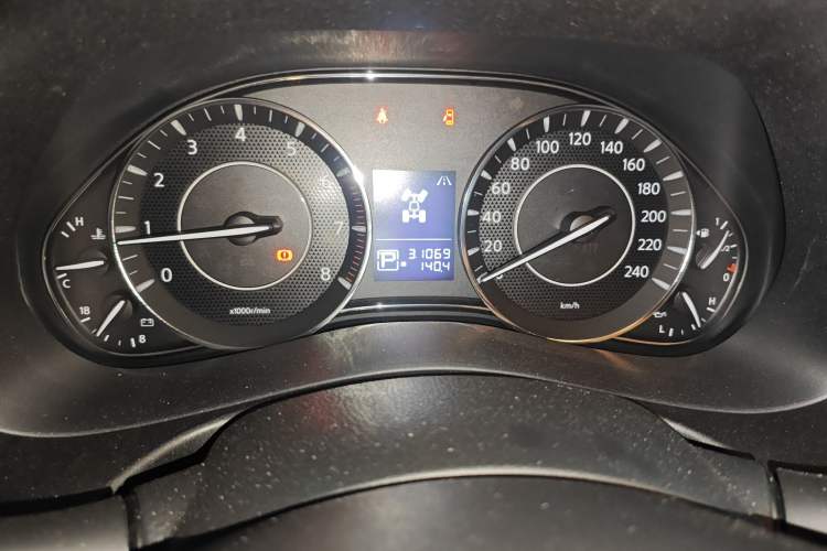 Used Nissan Patrol 2018 4.0L LinkedIn Edition Instrument Cluster