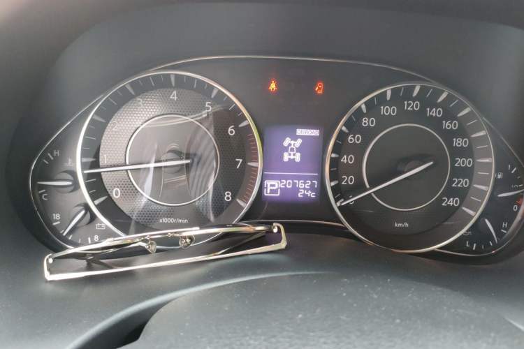 Used Nissan Patrol  Instrument Cluster