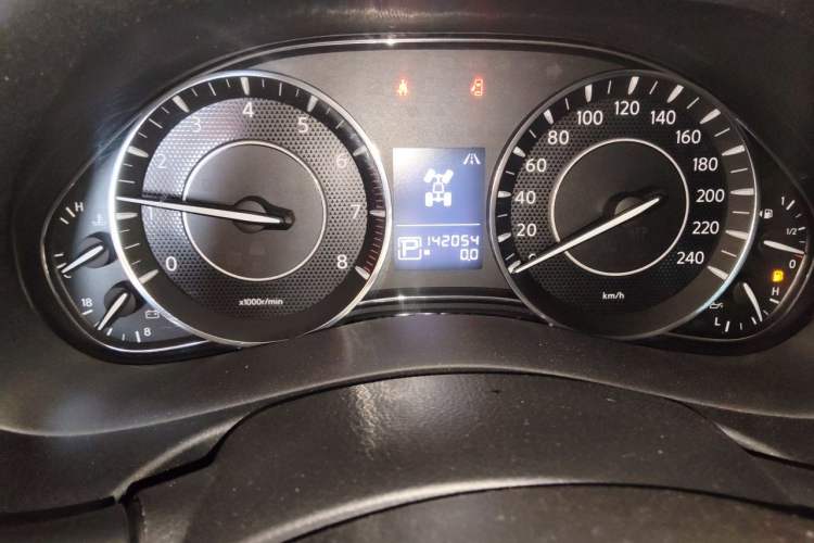 Used Nissan Patrol 2018 4.0L LinkedIn Edition Instrument Cluster