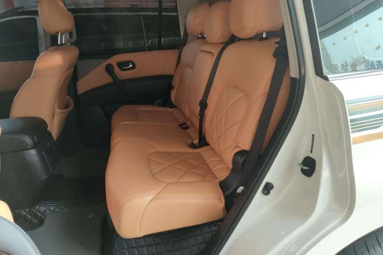 Used Nissan Patrol 2018 4.0L LinkedIn Edition Interior 1
