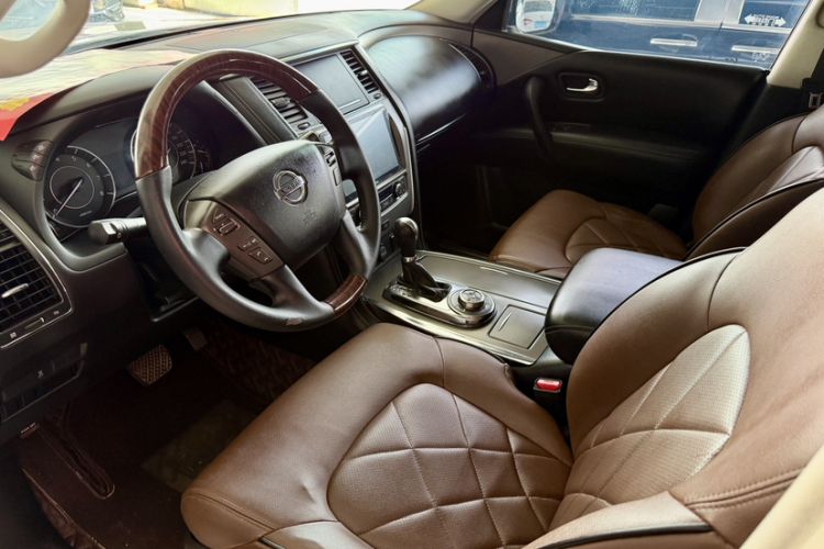 Used Nissan Patrol 2018 4.0L LinkedIn Edition Interior 1