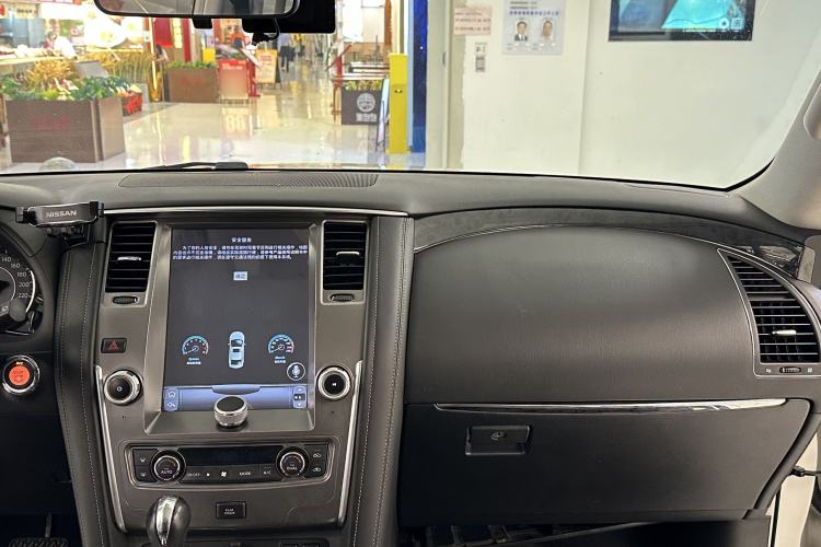 Used Nissan Patrol 2018 4.0L SE Middle East Version Interior 10