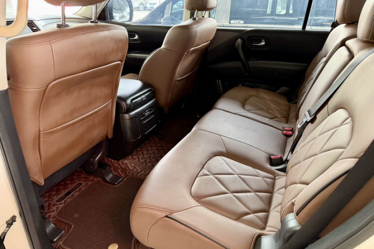 Used Nissan Patrol 2018 4.0L LinkedIn Edition Interior 3