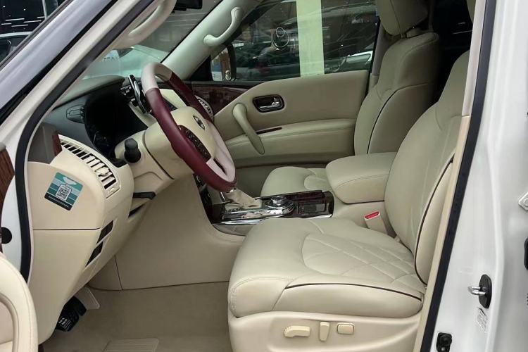 Used Nissan Patrol 2018 Y62 4.0 SE-T2 Middle East Interior 4