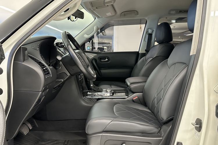 Used Nissan Patrol 2018 4.0L SE Middle East Version Interior 5