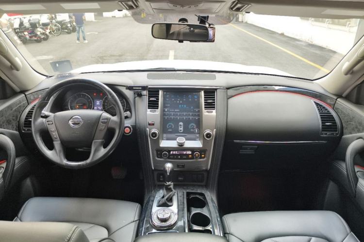 Used Nissan Patrol 2018 4.0L LinkedIn Edition Interior 7