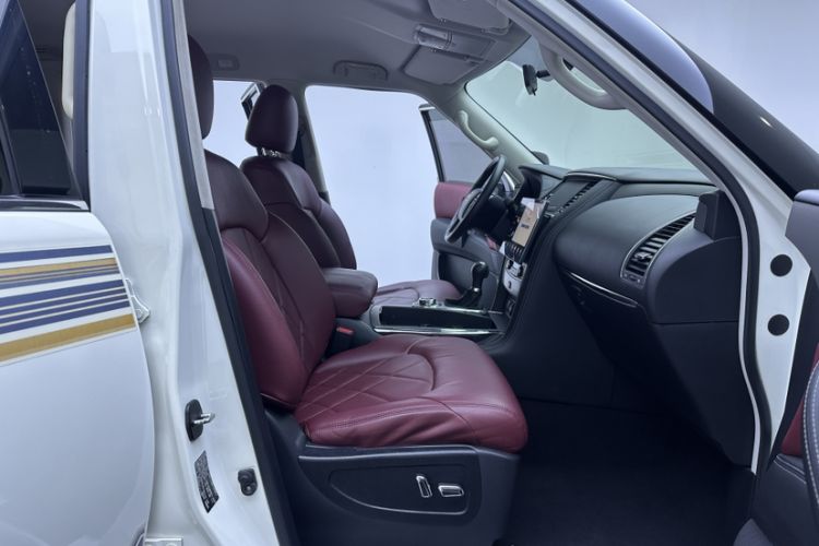 Used Nissan Patrol 2018 4.0L LinkedIn Edition Interior 7
