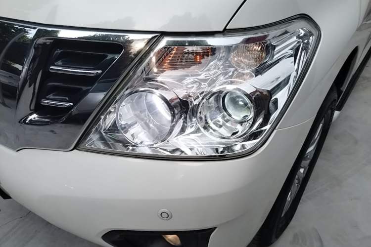 Used Nissan Patrol 2018 4.0L Automatic 7-Seater Middle East Version Left Front Headlight