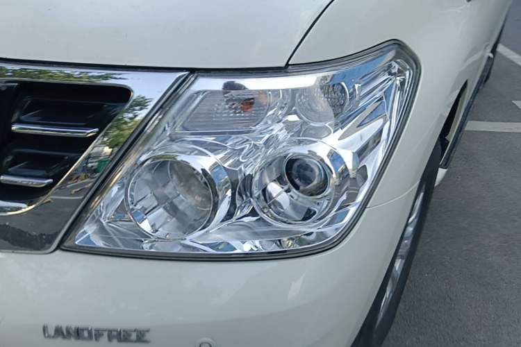 Used Nissan Patrol 2018 4.0L Automatic 7-Seater Middle East Version Left Front Headlight