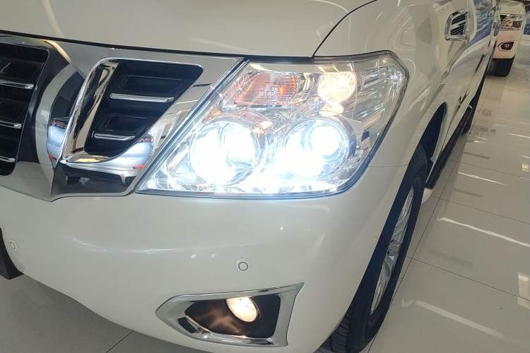 Used Nissan Patrol 2018 4.0L Automatic 7-Seater Middle East Version Left Front Headlight