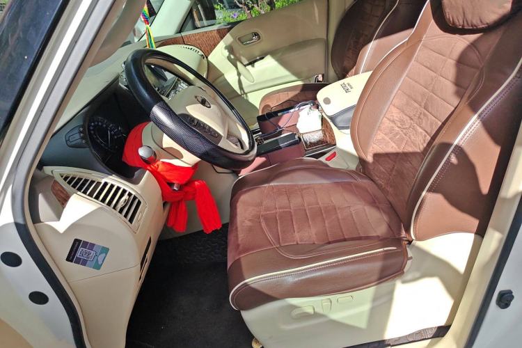 Used Nissan Patrol 2018 4.0L SE Middle East Version Left Front Seat