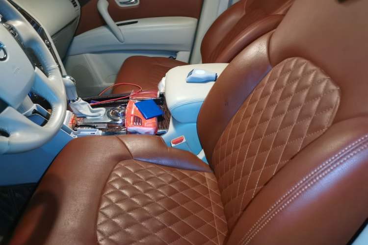 Used Nissan Patrol 2018 4.0L Platinum Edition Left Front Seat