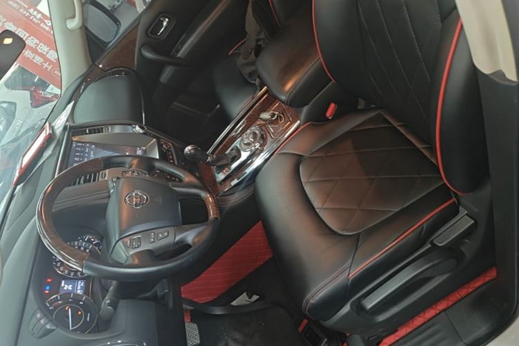 Used Nissan Patrol 2018 4.0L SE Middle East Version Left Front Seat