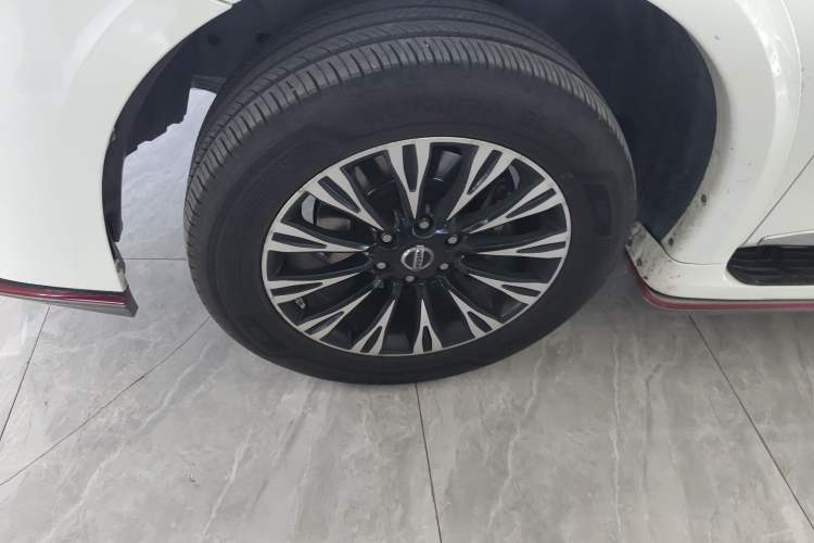 Used Nissan Patrol 2018 4.0L Automatic 7-Seater Middle East Version Left Front Wheel Hub