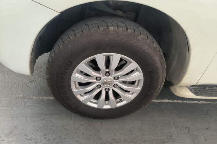 Used Nissan Patrol 2018 Y62 4.0 XE Middle East Left Front Wheel Hub