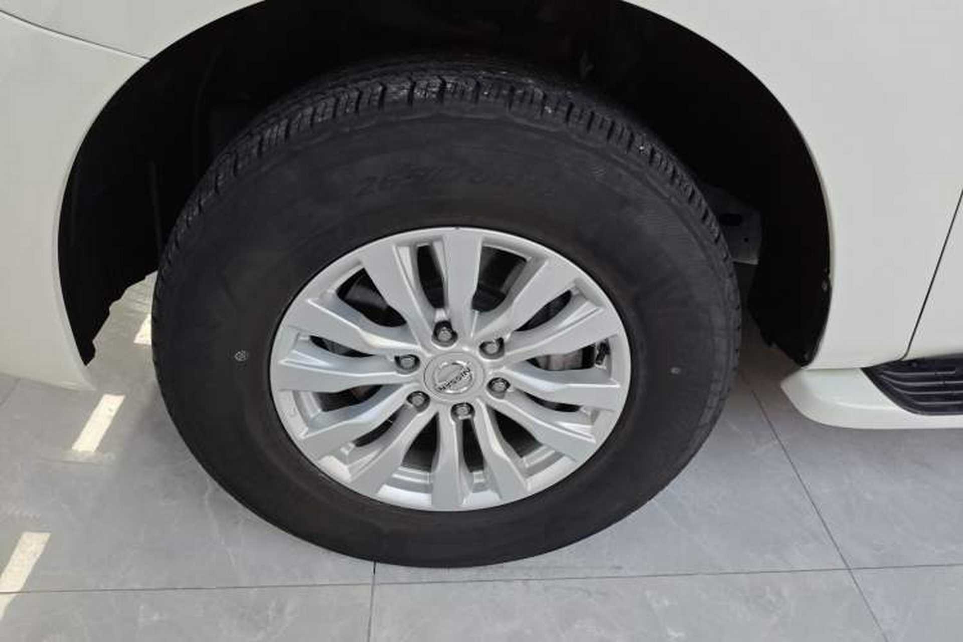 Used Nissan Patrol 2018 Y62 4.0 XE Middle East Left Front Wheel Hub