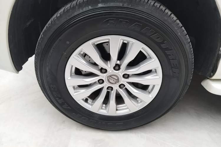 Used Nissan Patrol 2018 4.0L Automatic 7-Seater Middle East Version Left Front Wheel Hub