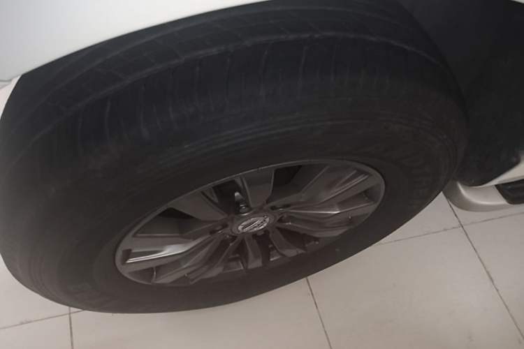 Used Nissan Patrol 2018 4.0L SE Middle East Version Left Front Wheel Hub