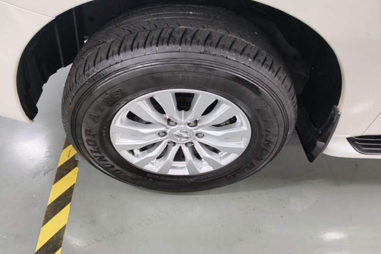 Used Nissan Patrol 2018 Y62 4.0 XE Middle East Left Front Wheel Hub