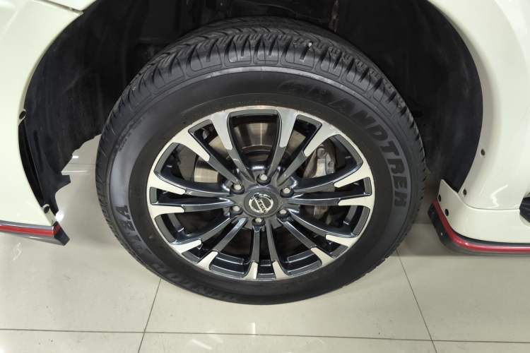 Used Nissan Patrol 2018 4.0L SE Middle East Version Left Front Wheel Hub