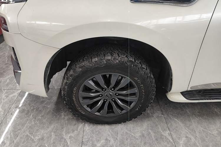 Used Nissan Patrol 2018 4.0L Automatic 7-Seater Middle East Version Left Front Wheel Hub