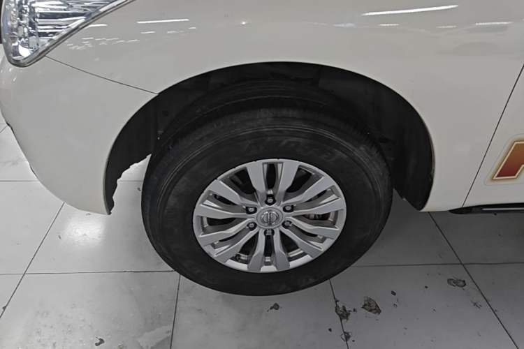 Used Nissan Patrol 2018 4.0L Automatic 7-Seater Middle East Version Left Front Wheel Hub