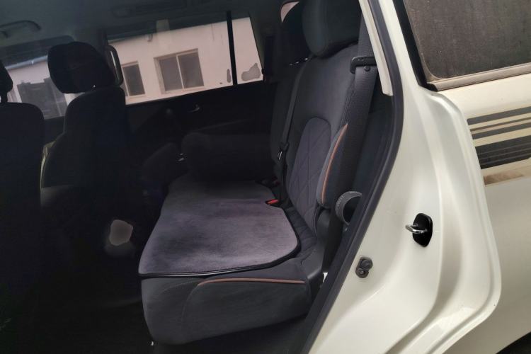 Used Nissan Patrol 2018 4.0L Automatic 7-Seater Middle East Version Left Rear Seat