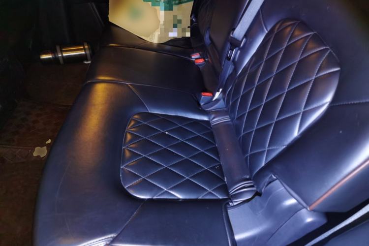 Used Nissan Patrol 2018 4.0L Automatic 7-Seater Middle East Version Left Rear Seat