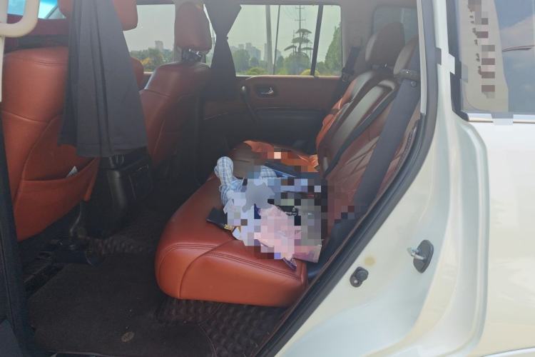 Used Nissan Patrol 2018 4.0L LinkedIn Edition Left Rear Seat