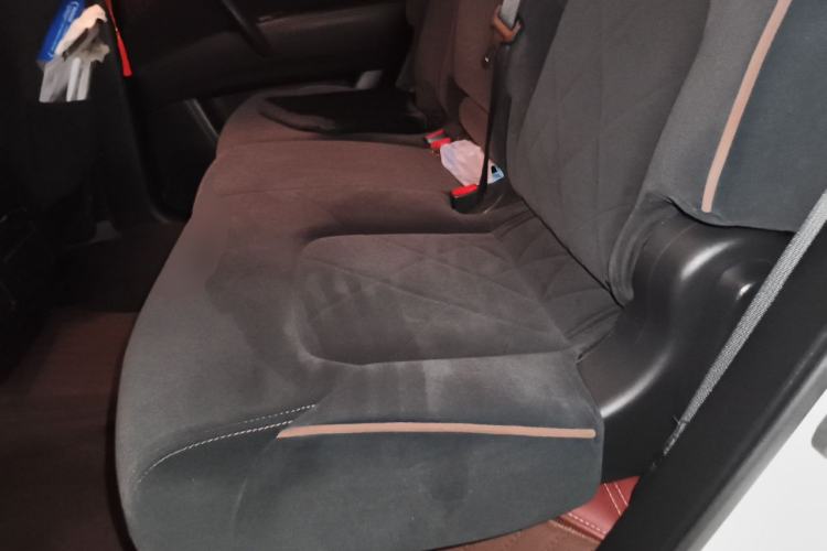 Used Nissan Patrol 2018 4.0L LinkedIn Edition Left Rear Seat