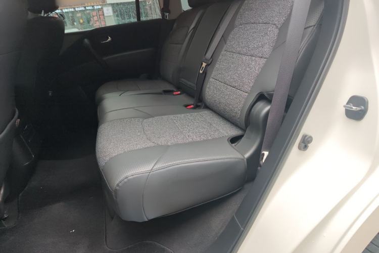 Used Nissan Patrol 2018 Y62 4.0 XE Middle East Left Rear Seat