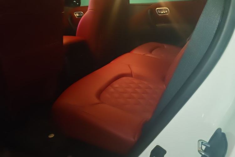 Used Nissan Patrol 2018 4.0L LinkedIn Edition Left Rear Seat
