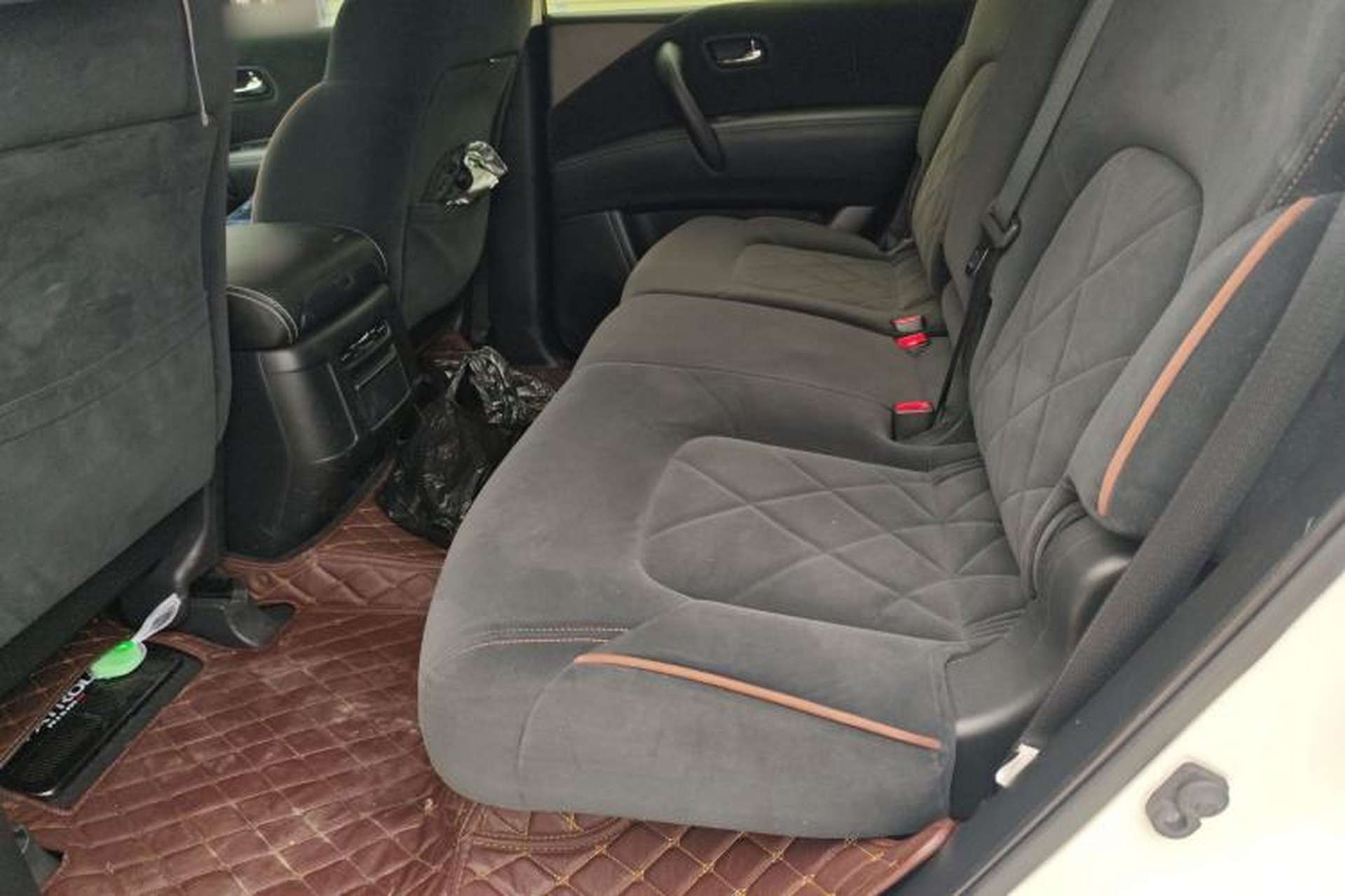 Used Nissan Patrol 2018 4.0L Automatic 7-Seater Middle East Version Left Rear Seat