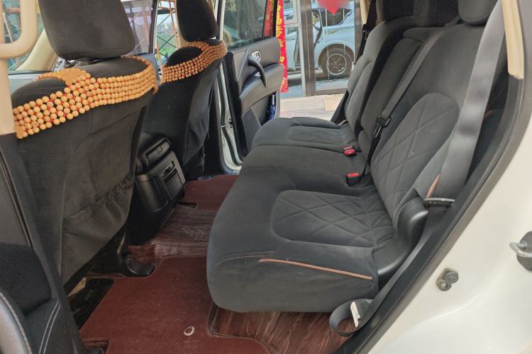 Used Nissan Patrol 2018 4.0L LinkedIn Edition Left Rear Seat