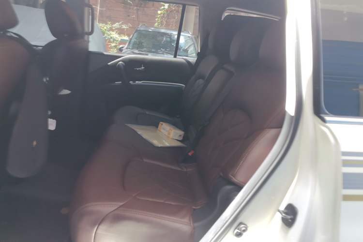 Used Nissan Patrol 2018 4.0L LinkedIn Edition Left Rear Seat