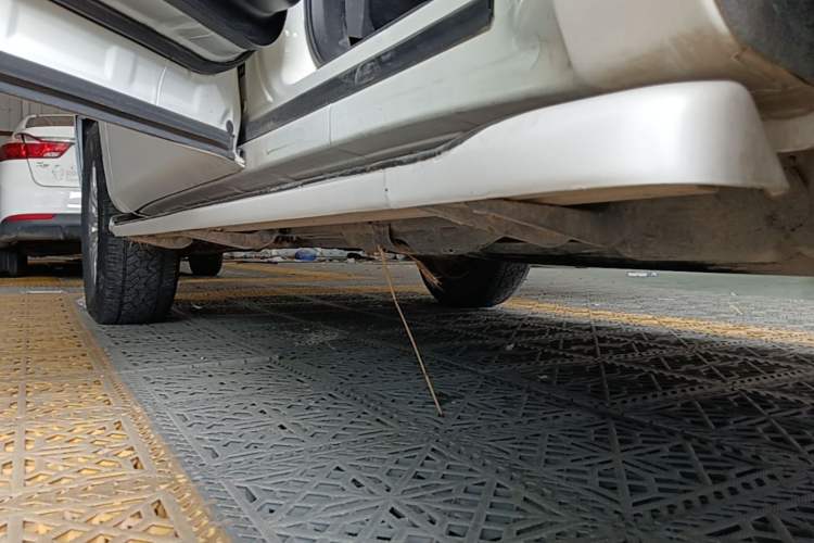 Used Nissan Patrol 2018 Y62 4.0 XE Middle East Left Side Sill