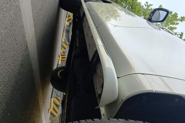Used Nissan Patrol 2018 4.0L Automatic 7-Seater Middle East Version Left Side Sill