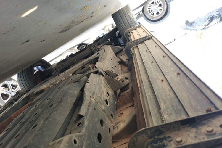 Used Nissan Patrol 2018 4.0L Automatic 7-Seater Middle East Version Left Side Sill