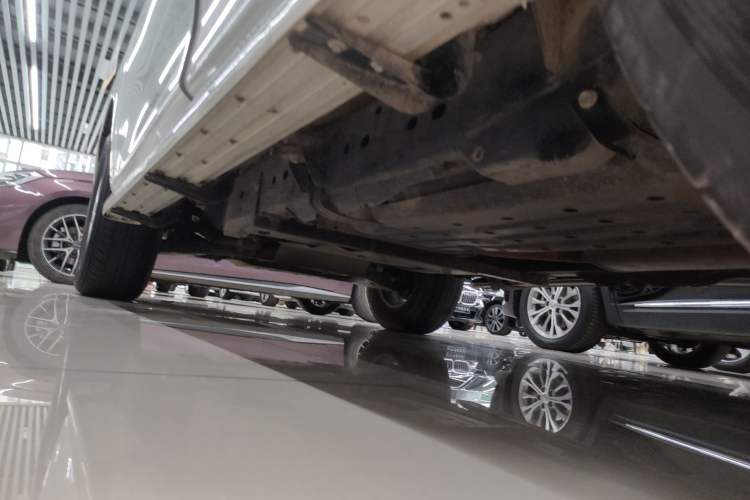 Used Nissan Patrol 2018 Y62 4.0 XE Middle East Left Side Sill