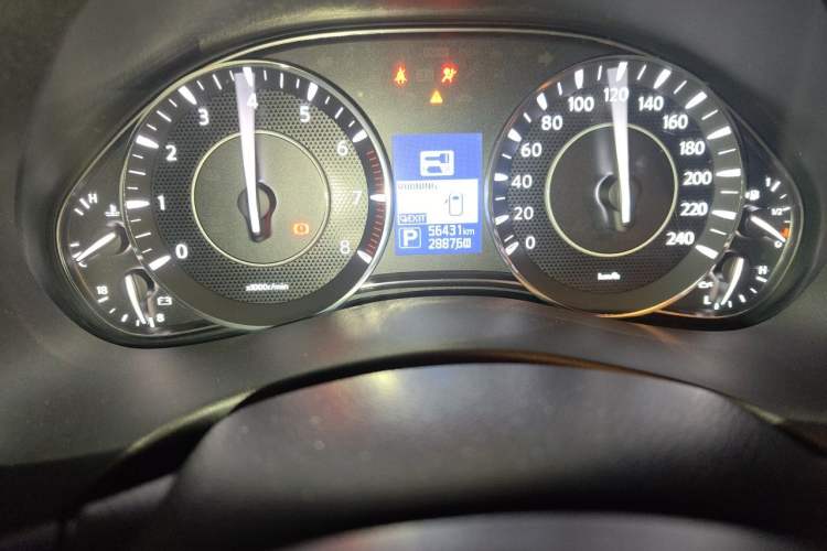 Used Nissan Patrol 2018 4.0L Platinum Edition Odometer Close Up