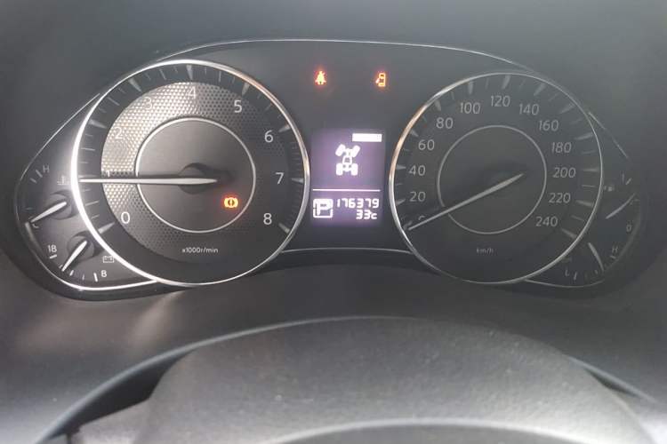 Used Nissan Patrol 2018 4.0L Automatic 7-Seater Middle East Version Odometer Close Up