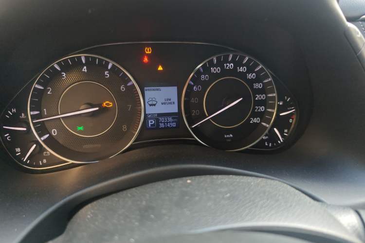 Used Nissan Patrol 2018 5.6L Standard Version Odometer Close Up