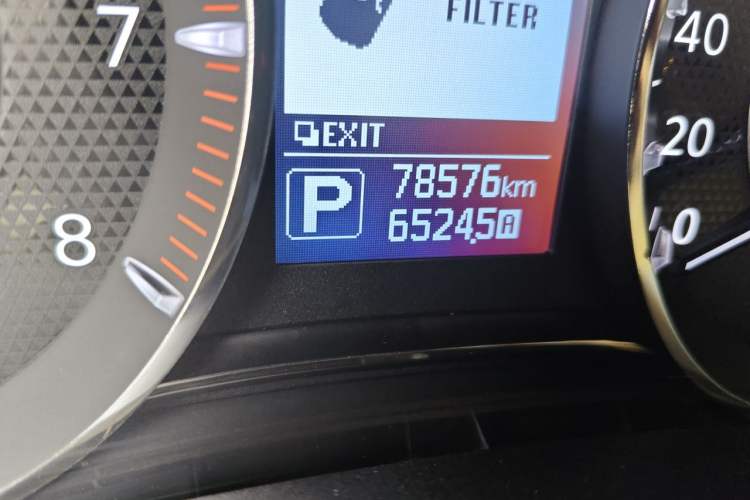Used Nissan Patrol 2018 4.0L Flagship Model Odometer Close Up