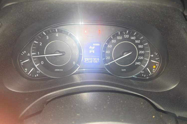 Used Nissan Patrol 2018 4.0L LinkedIn Edition Odometer Close Up